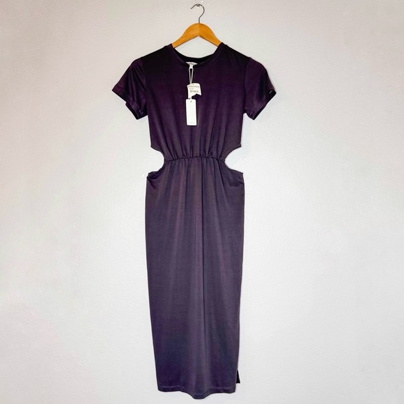 New Heartloom Side Cut Out Short Sleeve, Back Knot, Midi Dress in Galaxy XS - Picture 1 of 16